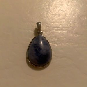 Absolutely gorgeous silver tone pendant